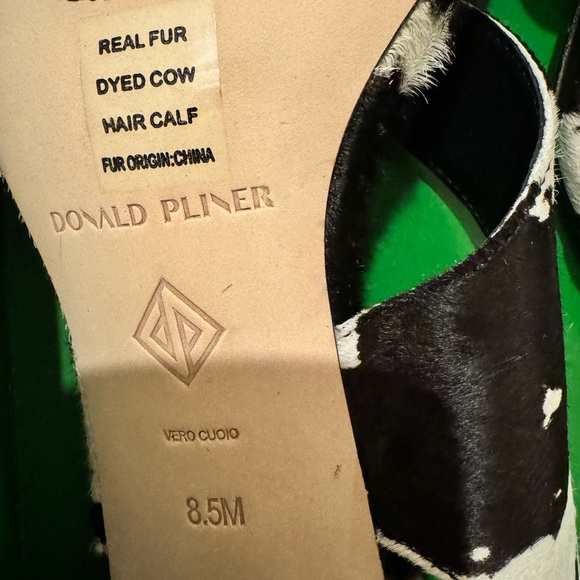 DONALD PLINER WOMEN’S PASHA COW PRINT HAIR CALF SANDAL IN BONE/BLACK SIZE 8.5 - Picture 6 of 6